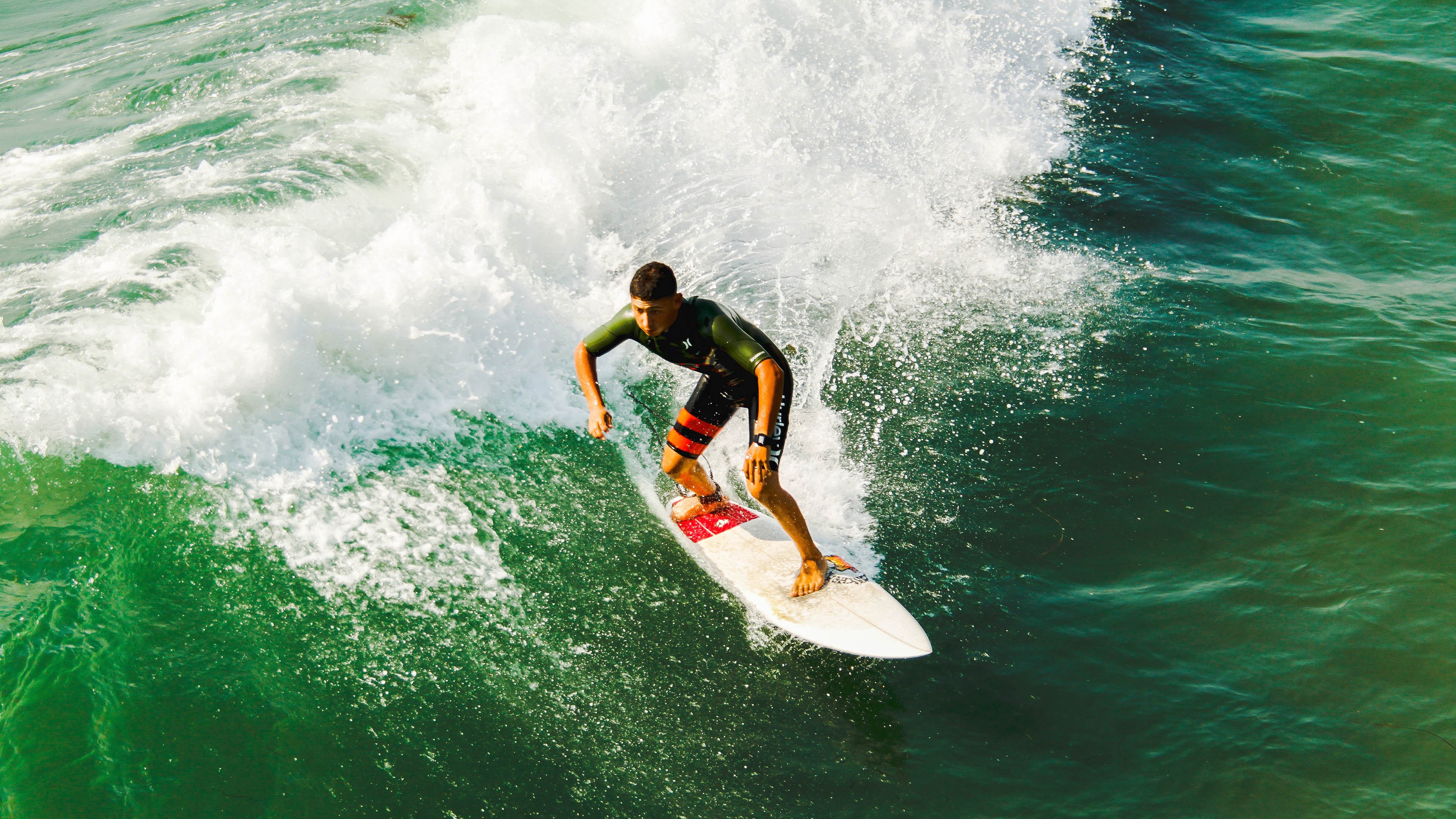 关键时刻还得看阿杜 杜兰特连中两记关键三分帮助火箭稳住局势,杜兰特火箭伤退