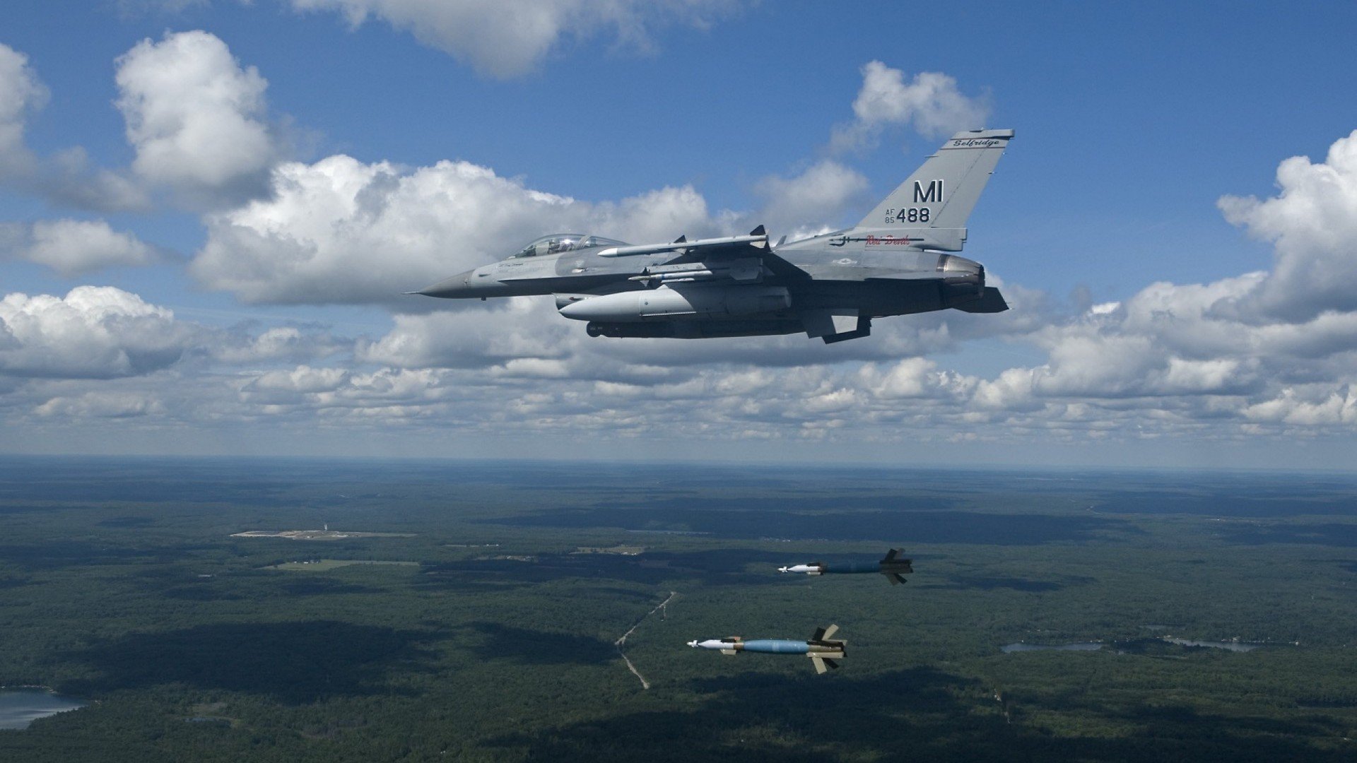 乔·波尔曼带领袋鼠队打破防线,屡屡创造得分机会,乔治波尔